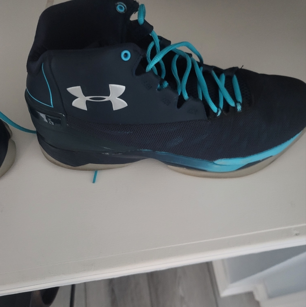 Under Armour shoe (size 12)